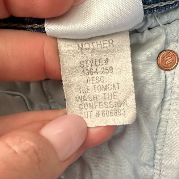 Mother Denim Tomcat Ankle Jeans in Confession Wash | High Waist Distressed | 25 - Picture 13 of 16